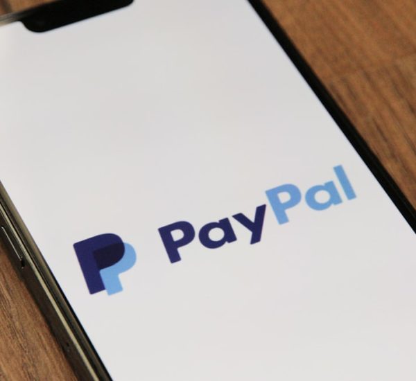 Does Visa.it Have a Blog? What to Know About Its Content and Online Resources 10 a phone with a pay pay logo on it mobile payment cash balance account closure