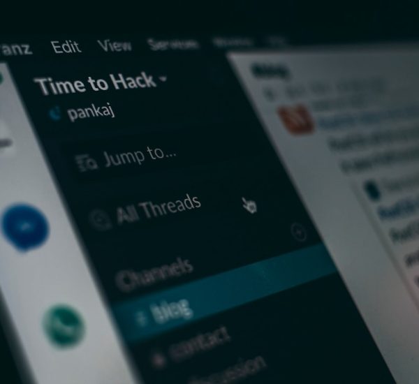 Signal vs Telegram: Which Is Better? 8 computer screen showing blog privacy warning data logs discord security