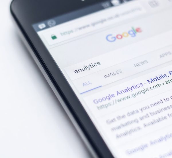 How to Use SEO to Drive More Visitors to Your Blog 9 smartphone showing google site structured data search results rich snippets